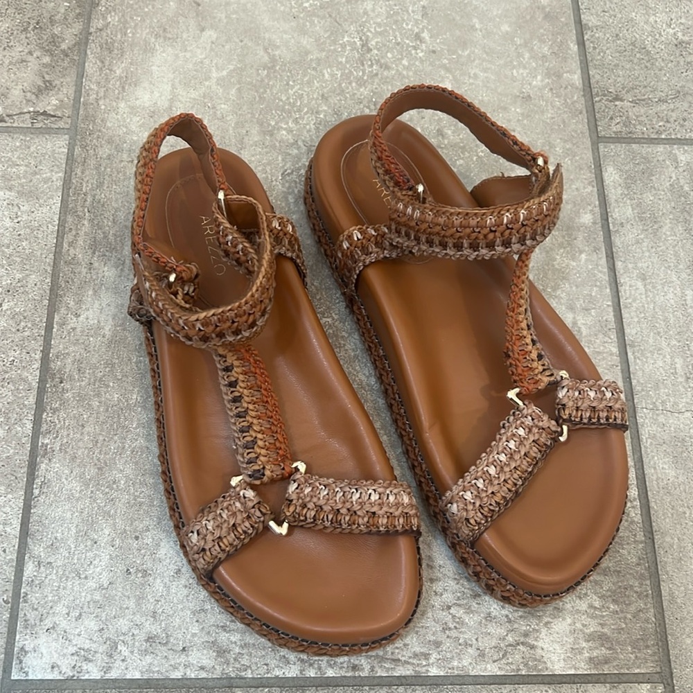 Arezzo Women's Mya Woven Flat Sandals Sz 9